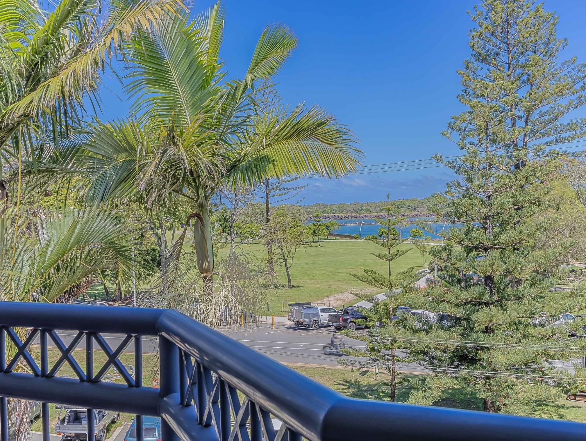 Bella Mare Coolangatta Beachside Apartments Голд-Кост Экстерьер фото