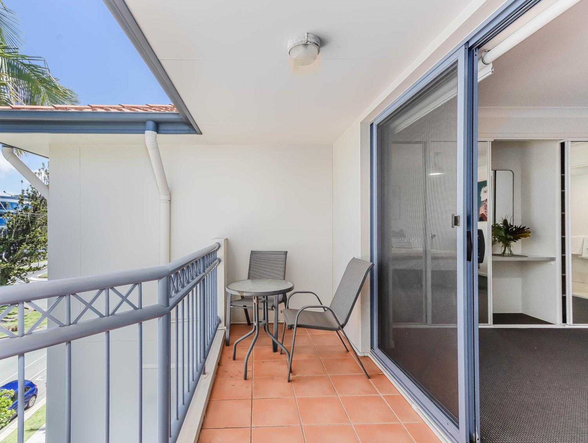 Bella Mare Coolangatta Beachside Apartments Голд-Кост Экстерьер фото