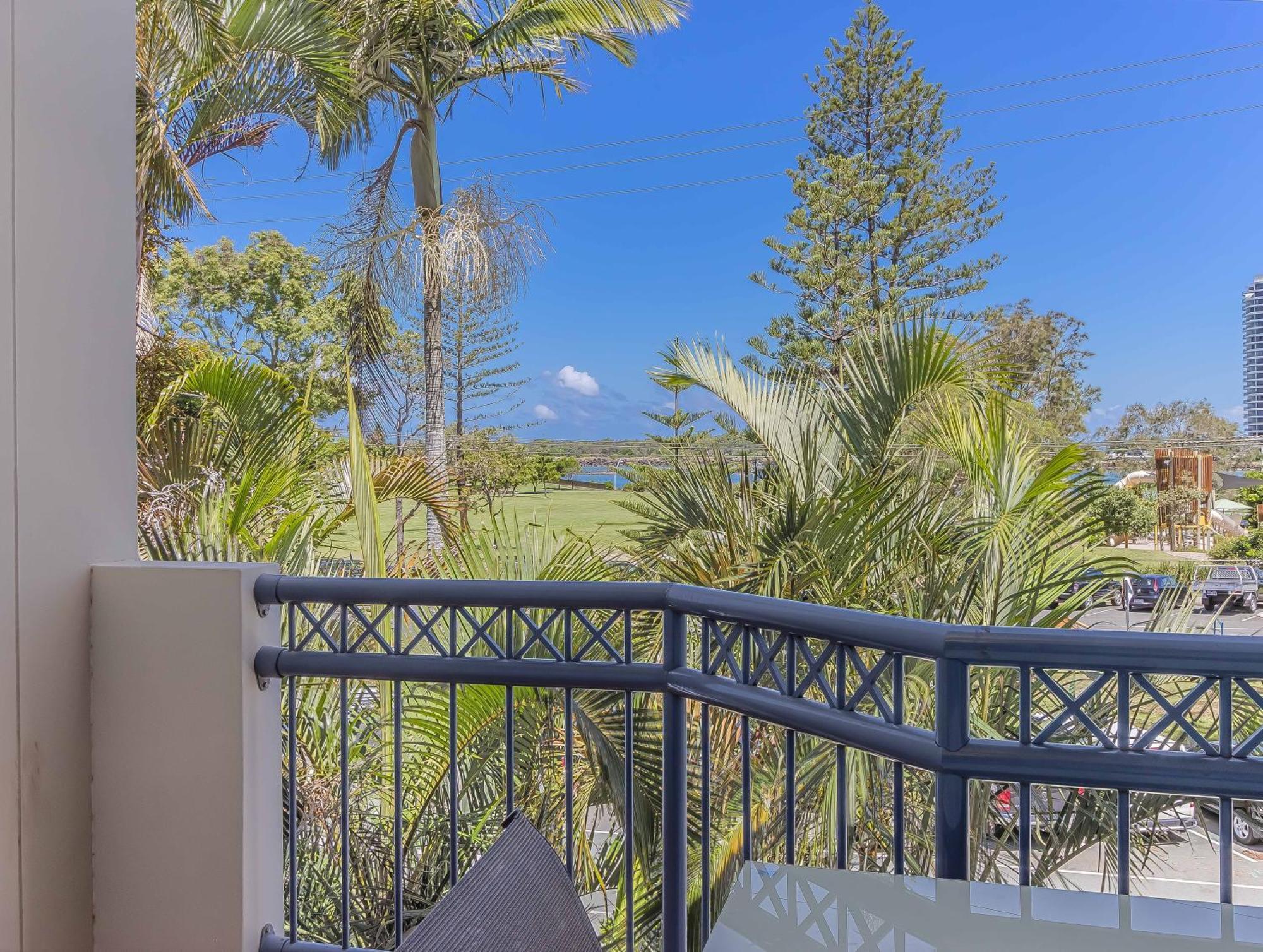 Bella Mare Coolangatta Beachside Apartments Голд-Кост Экстерьер фото