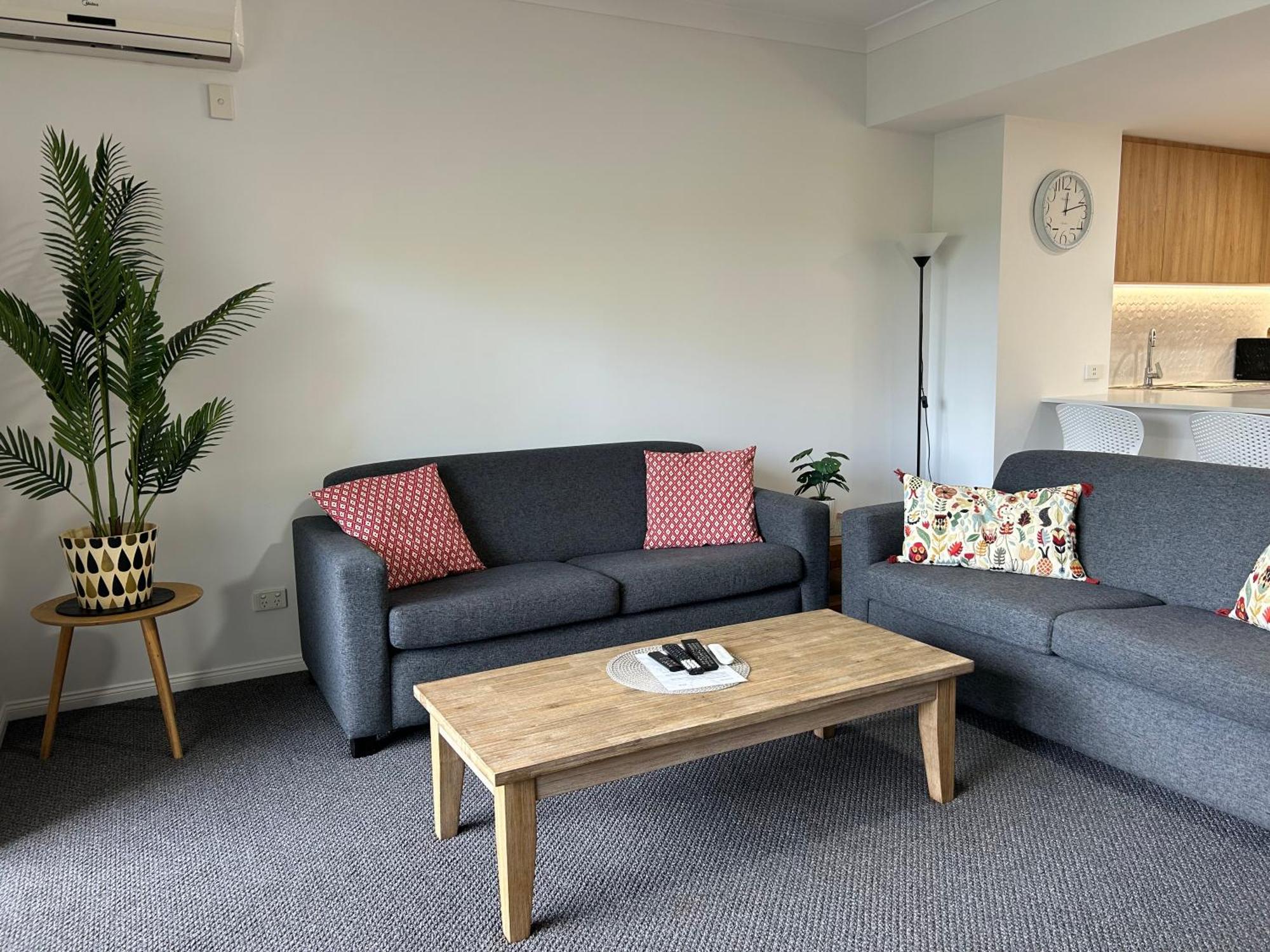 Bella Mare Coolangatta Beachside Apartments Голд-Кост Экстерьер фото